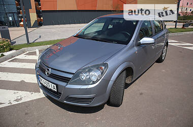 Хэтчбек Opel Astra 2004 в Ровно