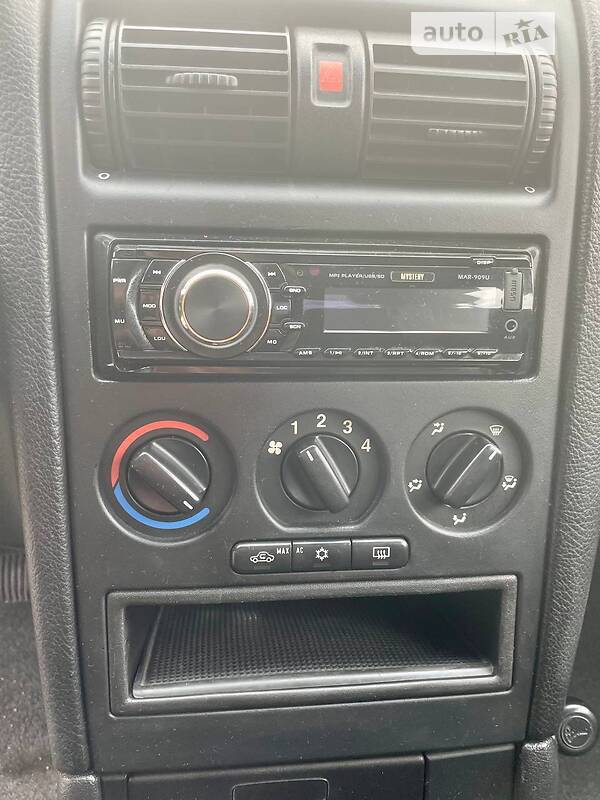 Седан Opel Astra 2001 в Киеве