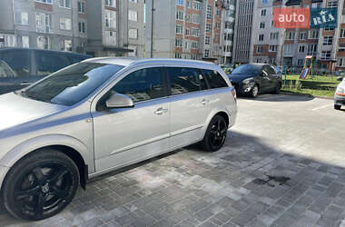Универсал Opel Astra 2010 в 