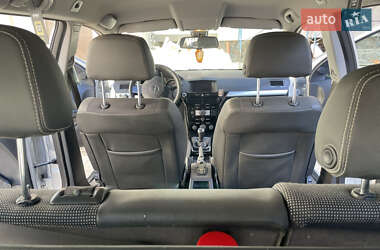 Универсал Opel Astra 2010 в 