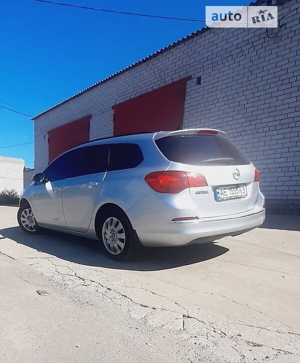 Универсал Opel Astra 2014 в 