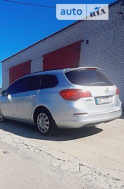 Универсал Opel Astra 2014 в 