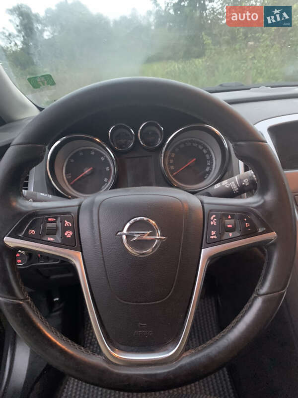 Універсал Opel Astra 2015 в Івано-Франківську