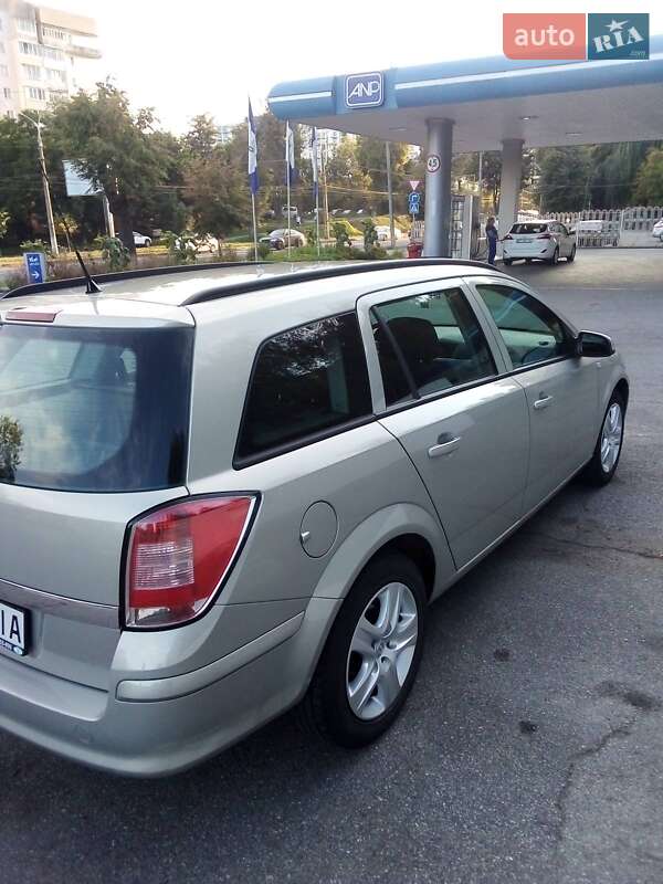 Универсал Opel Astra 2009 в Виннице