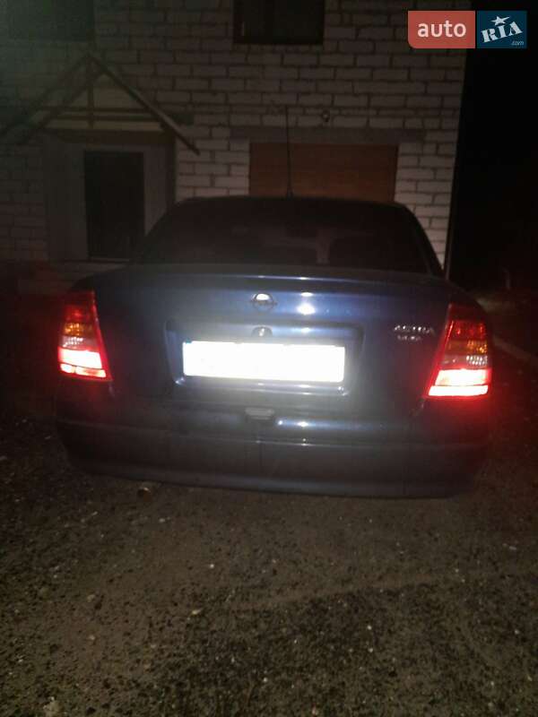 Седан Opel Astra 2001 в Тернополі