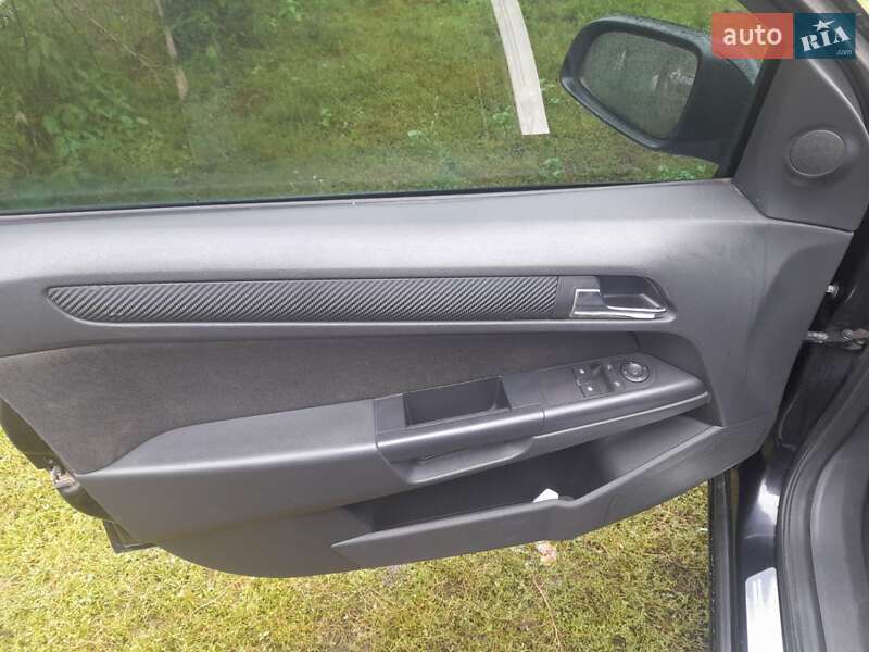 Універсал Opel Astra 2005 в Сумах