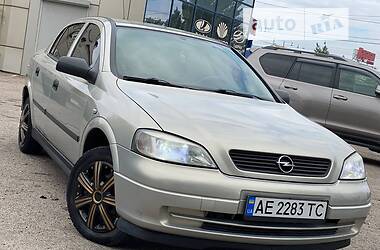 Седан Opel Astra 2006 в Дніпрі