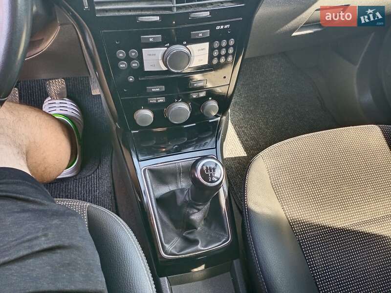 Універсал Opel Astra 2010 в Полтаві фото 4 Універсал Opel Astra 2010 в Полтаві