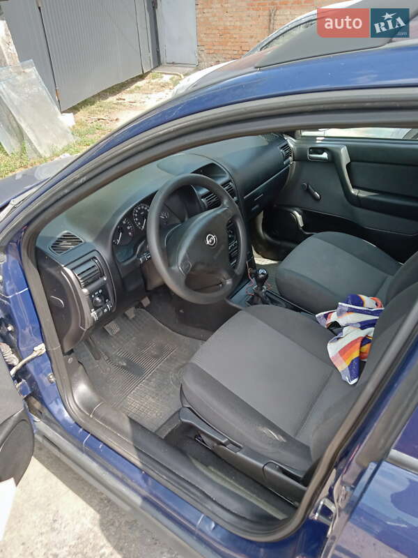 Универсал Opel Astra 2005 в Лохвице