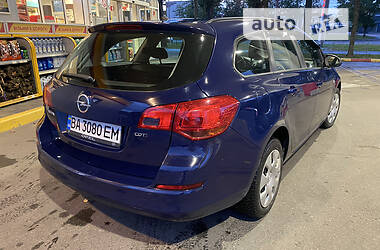 Универсал Opel Astra 2011 в Черкассах