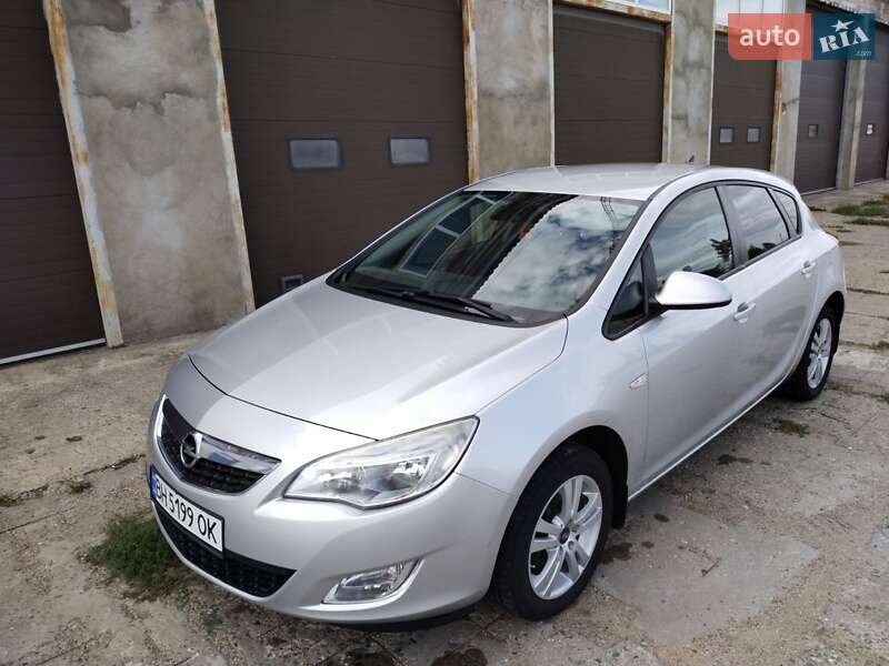 Хетчбек Opel Astra 2011 в Біляївці