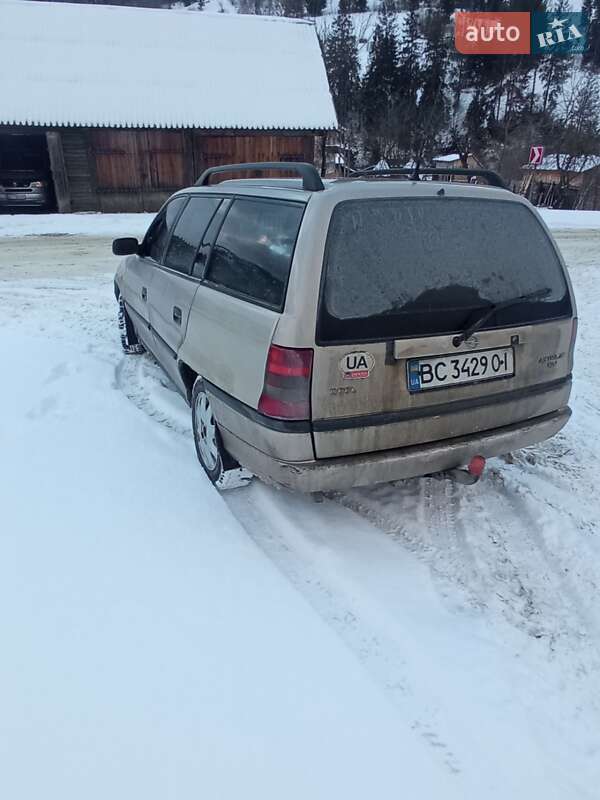Універсал Opel Astra 1998 в Славському