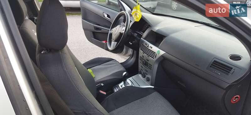 Хетчбек Opel Astra 2013 в Тернополі