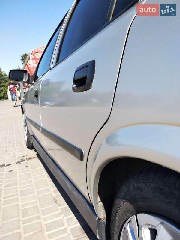 Седан Opel Astra 2001 в Гайвороне