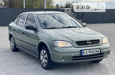 Седан Opel Astra 2006 в 