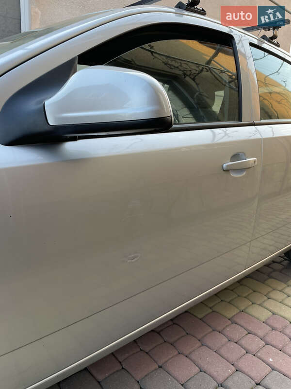 Седан Opel Astra 2011 в Іршаві