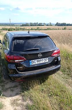Универсал Opel Astra 2017 в 