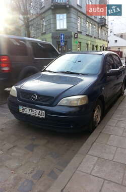 Хетчбек Opel Astra 2000 в 