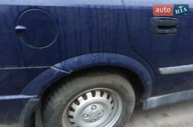 Хетчбек Opel Astra 2000 в 