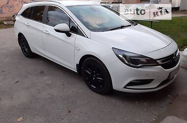 Универсал Opel Astra 2016 в Волочиске