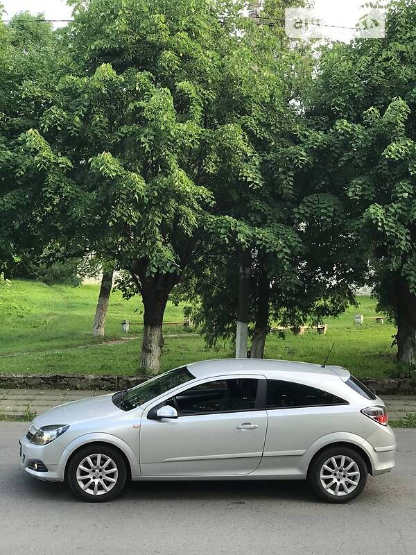 Купе Opel Astra 2005 в Коломые