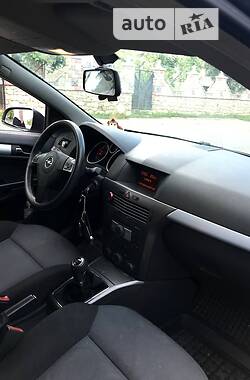 Купе Opel Astra 2005 в Коломые