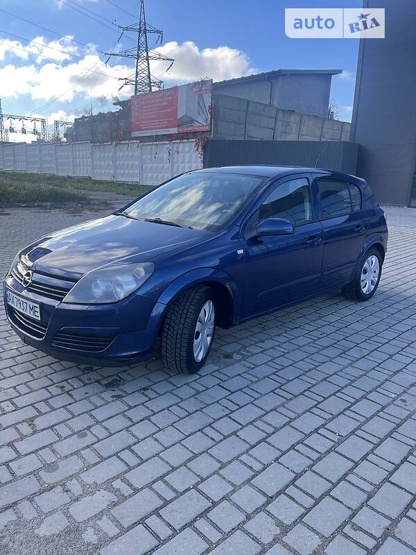 Хэтчбек Opel Astra 2004 в Ивано-Франковске