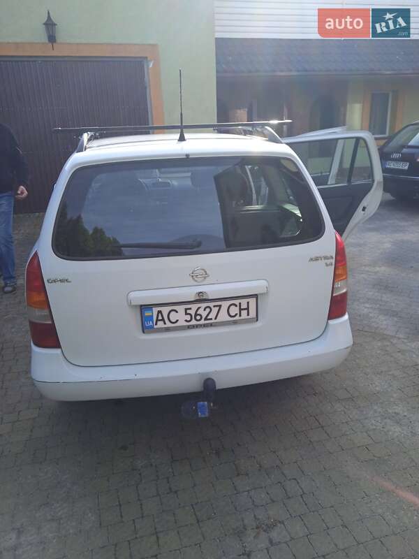 Універсал Opel Astra 2002 в Шацьку