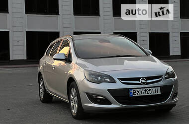 Универсал Opel Astra 2015 в Хмельницком