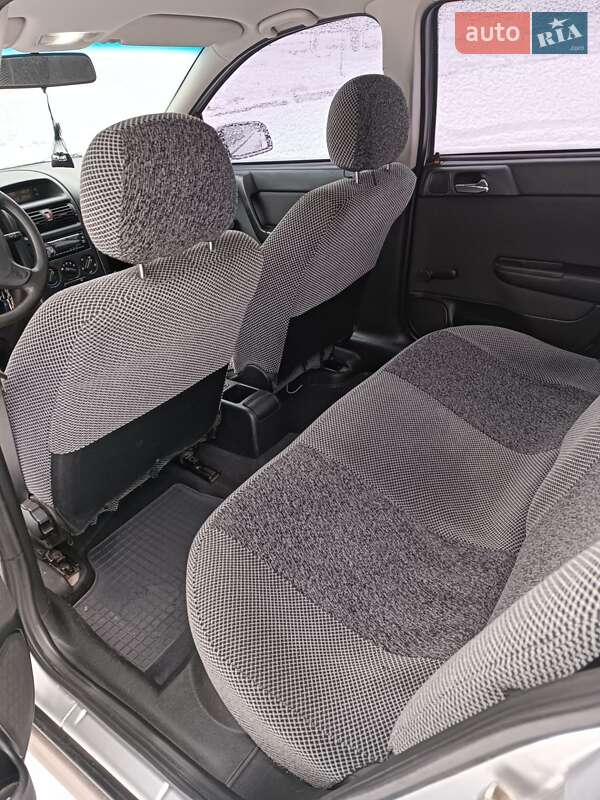 Седан Opel Astra 2005 в Полтаве фото 3 Седан Opel Astra 2005 в Полтаве