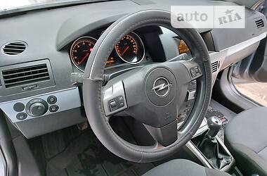 Универсал Opel Astra 2004 в Тростянце