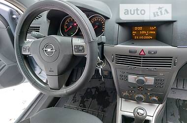 Универсал Opel Astra 2004 в Тростянце