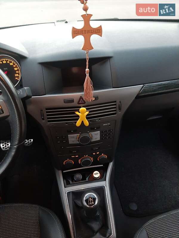 Хэтчбек Opel Astra 2006 в Киеве