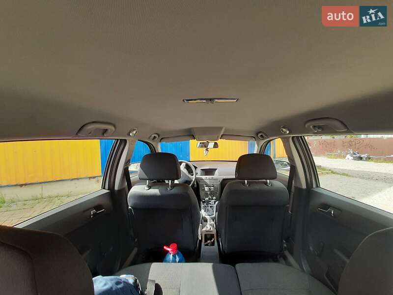 Универсал Opel Astra 2006 в Ивано-Франковске