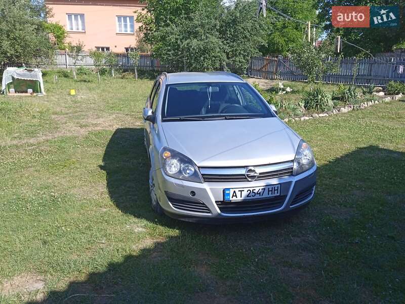 Універсал Opel Astra 2005 в Івано-Франківську