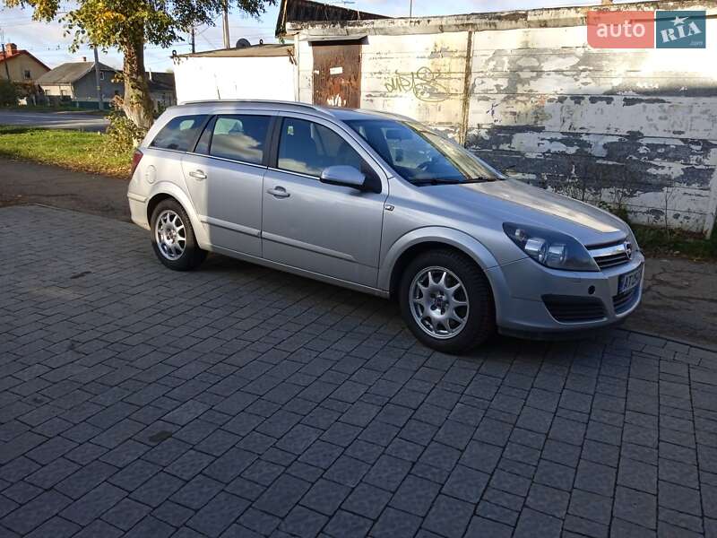 Універсал Opel Astra 2005 в Івано-Франківську