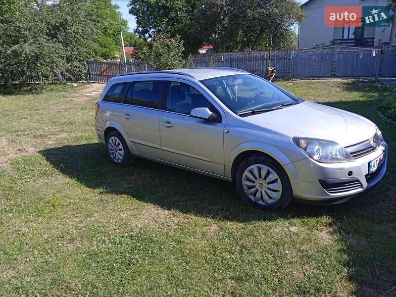 Універсал Opel Astra 2005 в Івано-Франківську