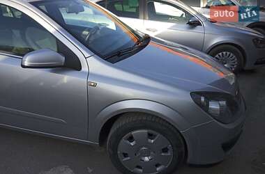 Універсал Opel Astra 2005 в Івано-Франківську
