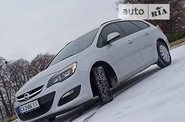 Універсал Opel Astra 2015 в Умані