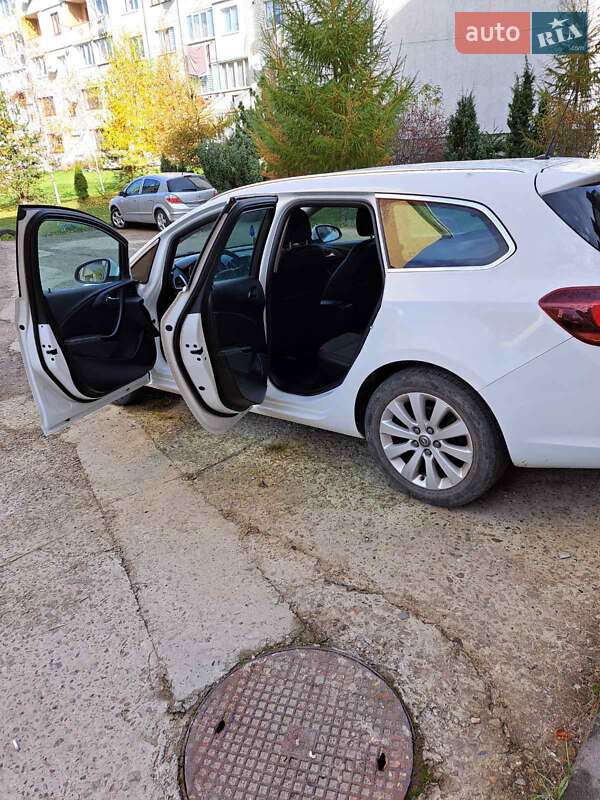 Универсал Opel Astra 2014 в Самборе