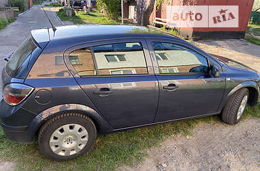 Хэтчбек Opel Astra 2009 в Коростене