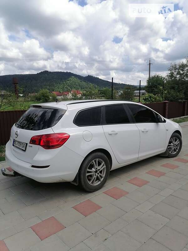 Opel Astra 2011