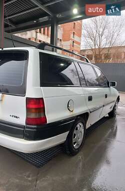 Универсал Opel Astra 1995 в Львове