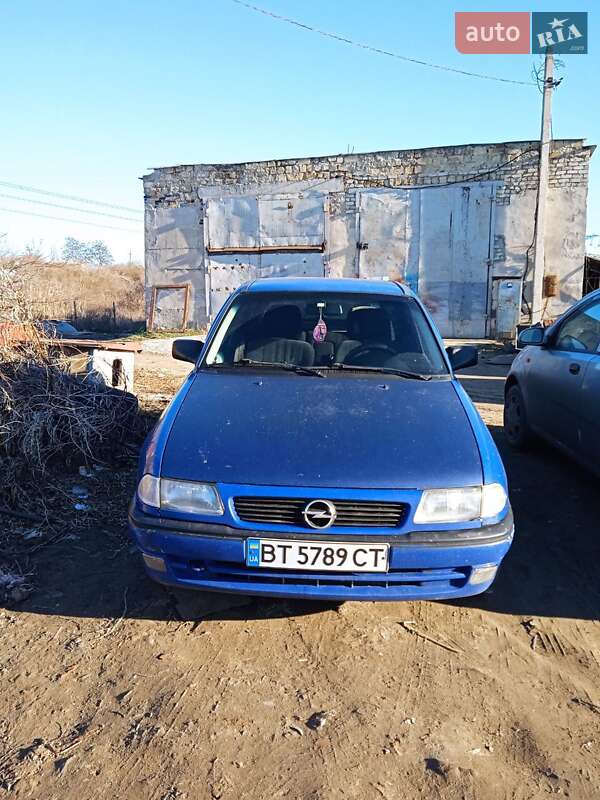 Седан Opel Astra 1998 в Одессе