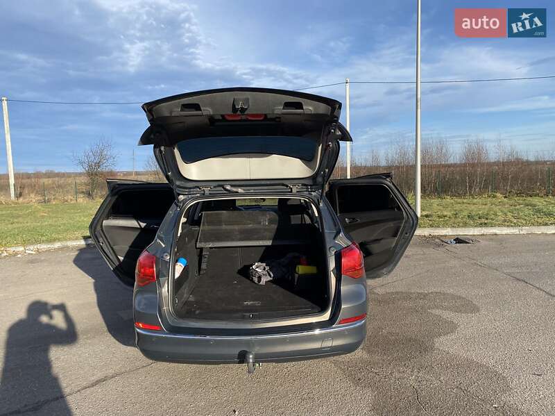 Универсал Opel Astra 2014 в Ивано-Франковске