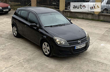 Хэтчбек Opel Astra 2004 в Тячеве