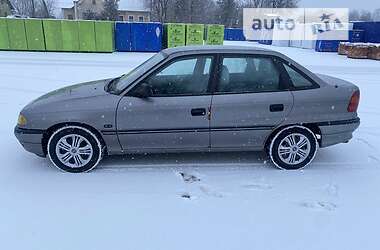 Седан Opel Astra 1992 в Коломые