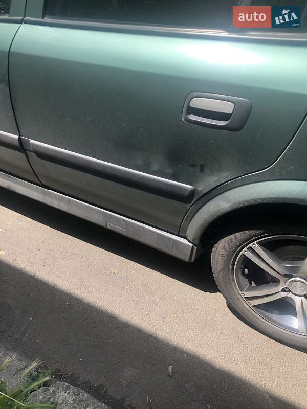 Седан Opel Astra 2008 в Городке