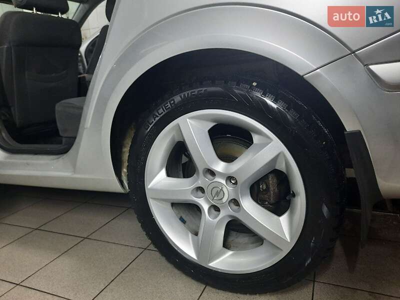 Универсал Opel Astra 2005 в Черкассах