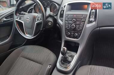 Универсал Opel Astra 2015 в 